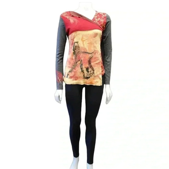 Cirque Du Soleil Top Red Gray Acrobat Art Asymmetrical Hem  Size Small - Picture 2 of 14